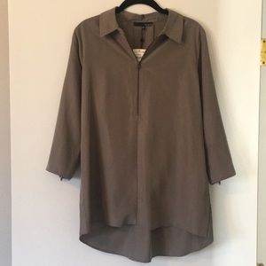 Grey top with zipper detail NWT
